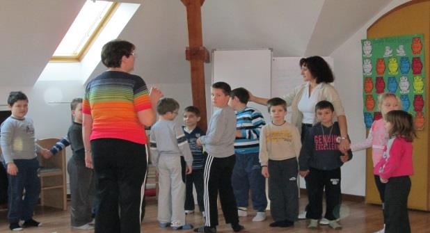 2013.10.04. TRÉNING A pedagógusképzői programok leendő szerzői számára tartottak tréninget 2013.