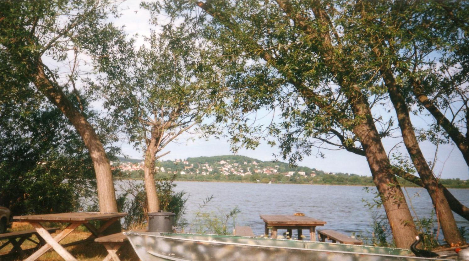 A Balaton déli vízgyűjtőjén található vizes élőhelyek hidrobiológiai vizsgálata Dr. Körmendi Sándor Tszv.