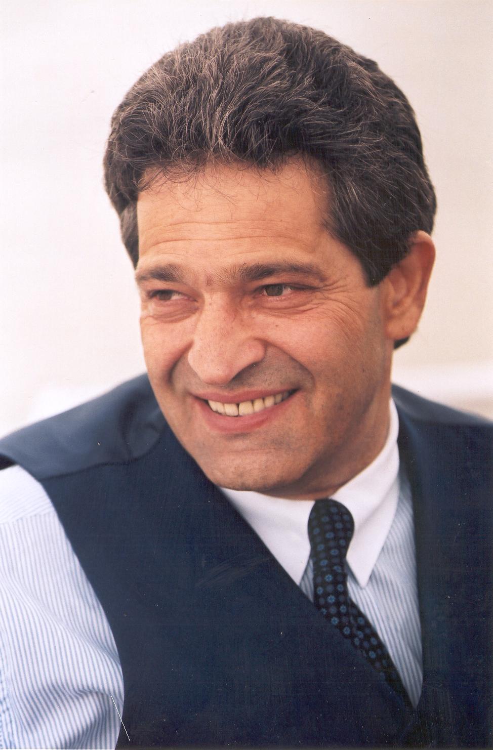 Dr. Erdei János 1975-1995 A Pannonia Szálloda-és Vendéglátó Vállalat hálózati ellenőre, külföldi éttermi menedzsere, idegenforgalmi főosztályvezetője, a marketing- és értékesítési részlegek vezetője,