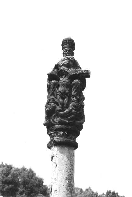 2003, TAVASZ Szemereiekrõl szemereieknek IV. évfolyam, 1. szám megjelenik negyedévente Tavaly õsszel ledõlt a farmosi út melletti barokk szobor.
