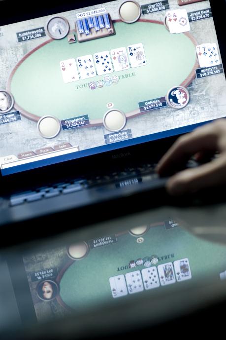 JÁTÉKFÜGGŐSÉGI KUTATÁS 2012 A játékosok és a problémás szerencsejátékosok aránya is nőtt a magyar társadalomban.