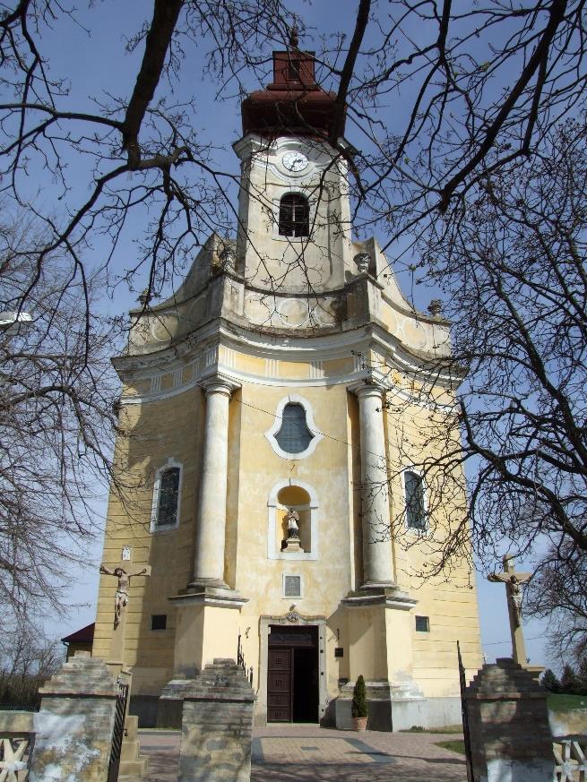 7. Nagynyárád Nagynyárád (németül Großnaarad, horvátul Jarad, Narad, Narod, Njarod) Mohácstól 12 km-re, Bólytól 7 km távolságra a Pécs Villány Mohács-vasútvonal mellett található, alig 800 főt