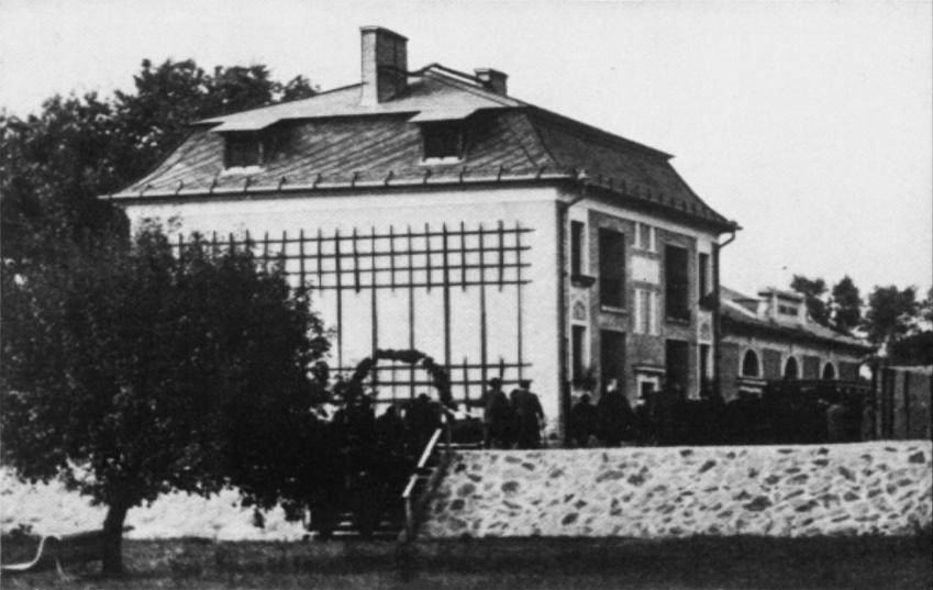 A CÉG TÖRTÉNETE, JOGELŐDÖK A cég fennállását 1928. október 21-től a Vác város vízművének üzembe helyezésétől - számítjuk.