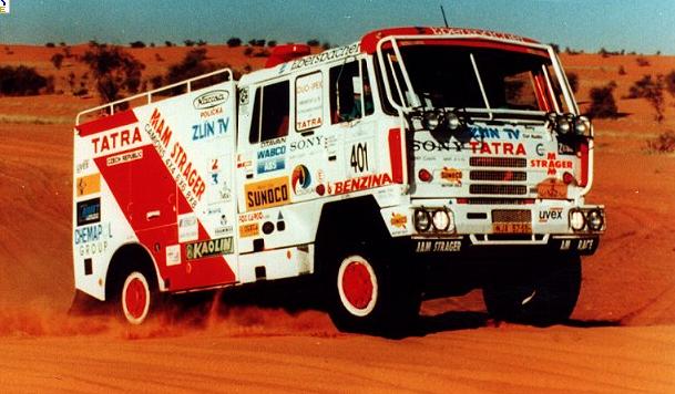 Granada Dakar Rally 1995 1996 1995-ben a korábban a Dakaron autóval és motorral egyaránt diadalmaskodó Hubert Auriol-t nevezték ki versenyigazgatóvá. Az útvonal ki tudja hányadszor ismét módosult.