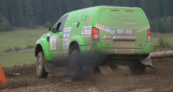 Október elején rajtolt a CEZ-CCR utolsó versenye a csehországi Vsetín-ben, ahol a magyarokat három versenyzőpáros képviselte. A 2009-es futamot a Sólyom - Besenyő páros a TH kategória 3.