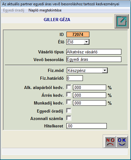 10. ábra Ezután megadható az egyedi Óradíj, majd a Mentés ( ) nyomógomb megnyomása következik.