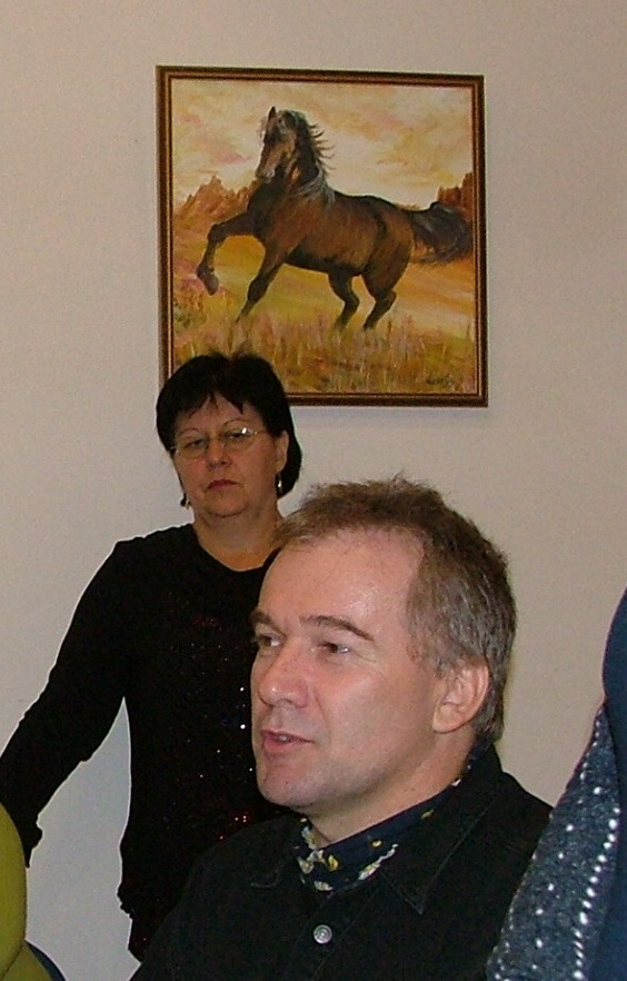 8 Bajóti Kisbíró 2008. szeptember 26-án nyílt és október 31-ig látható Vass Gyula lábatlani festő kiállítása a Millenniumi Házban Néhány szó a festőről: Vass Gyula 1969-ben született, Lábatlanon él.