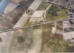 Fig 125 The overview map of András Pálóczi-Horváth s excavation at Szentkirály (after Pálóczi-Horváth, Élet egy középkori faluban) Legend: 1: excavated settlement features; 2: settlement features