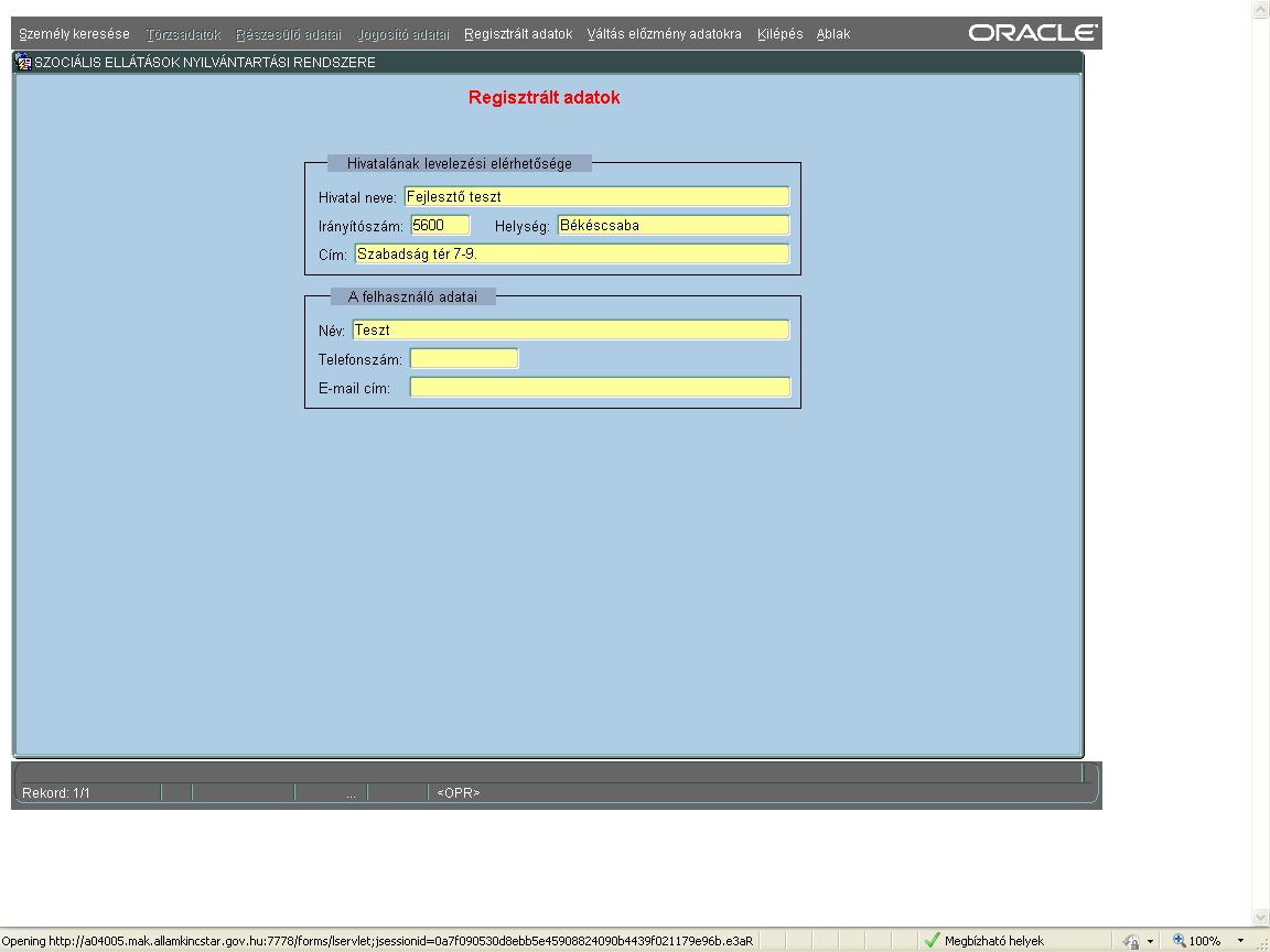 A felhasználó adatai a regisztrációs adatok fülön kérdezhetőek le.