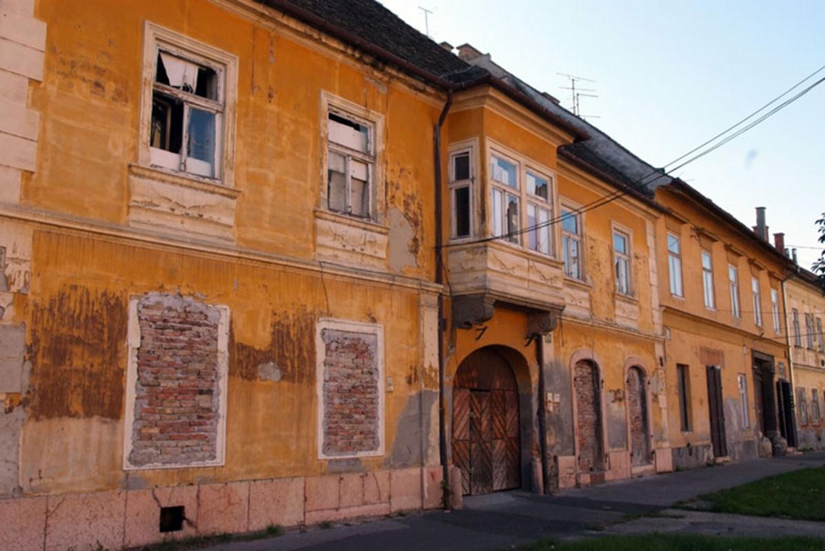 ajtó-ablak Eredeti projekt: Közösségi háló Győr