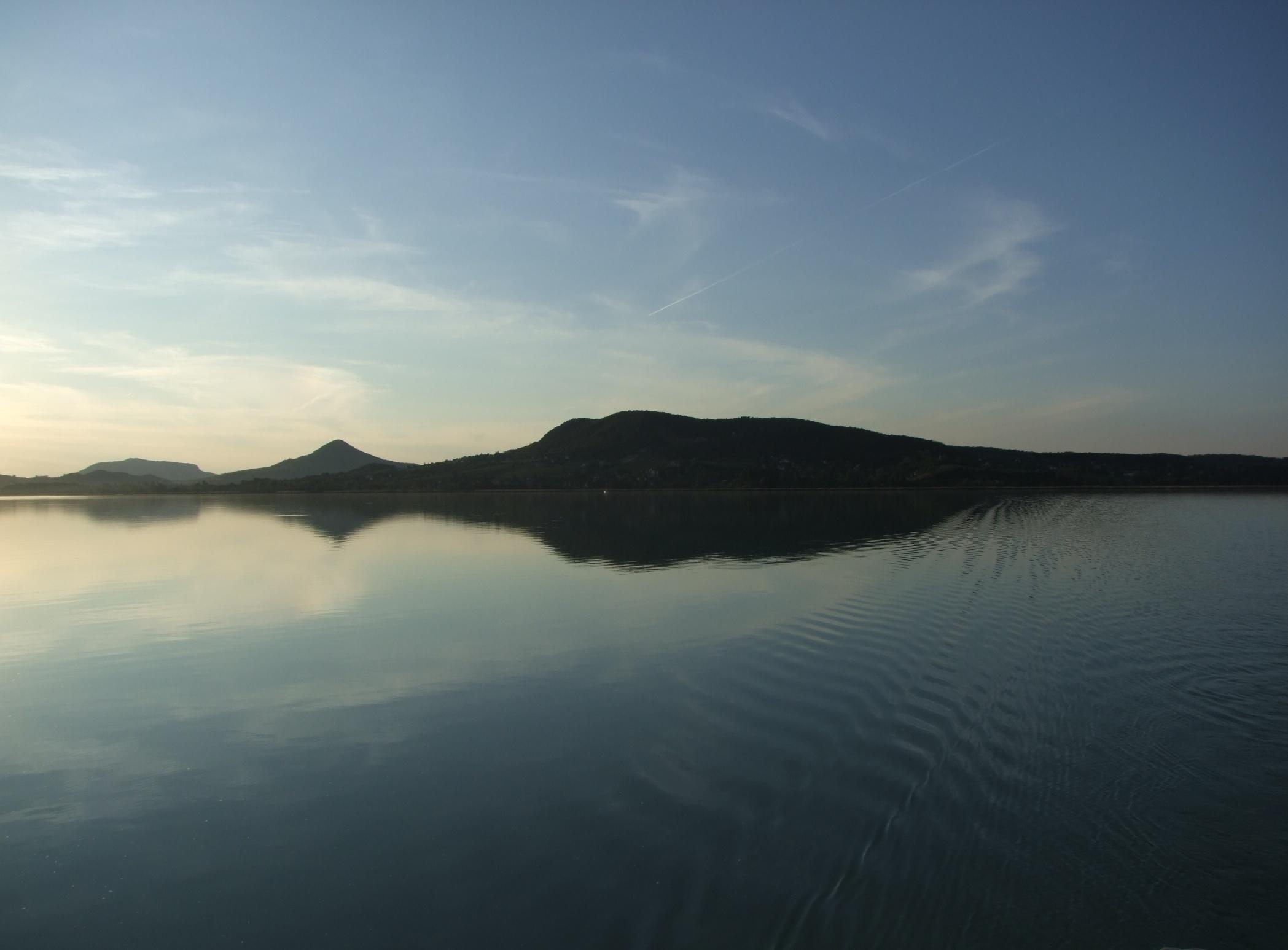 Doktoranduszi Beszámoló Vízi szeizmikus kutatások a Balaton nyugati medencéiben Visnovitz Ferenc