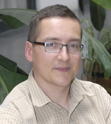Pintér Róbert, mobil kutatásvezető enet Internetkutató és