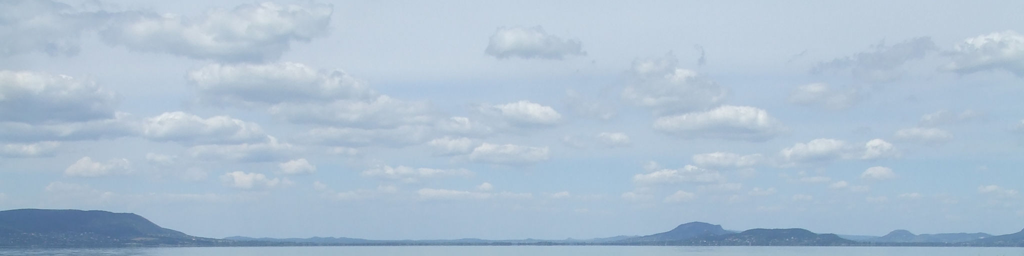 A szemétgyőjtéshez megfelelı számú edény áll rendelkezésre. A fürdıhely területén a gépjármő forgalom tiltott, parkolási lehetıség a strand elıtt ingyenes.