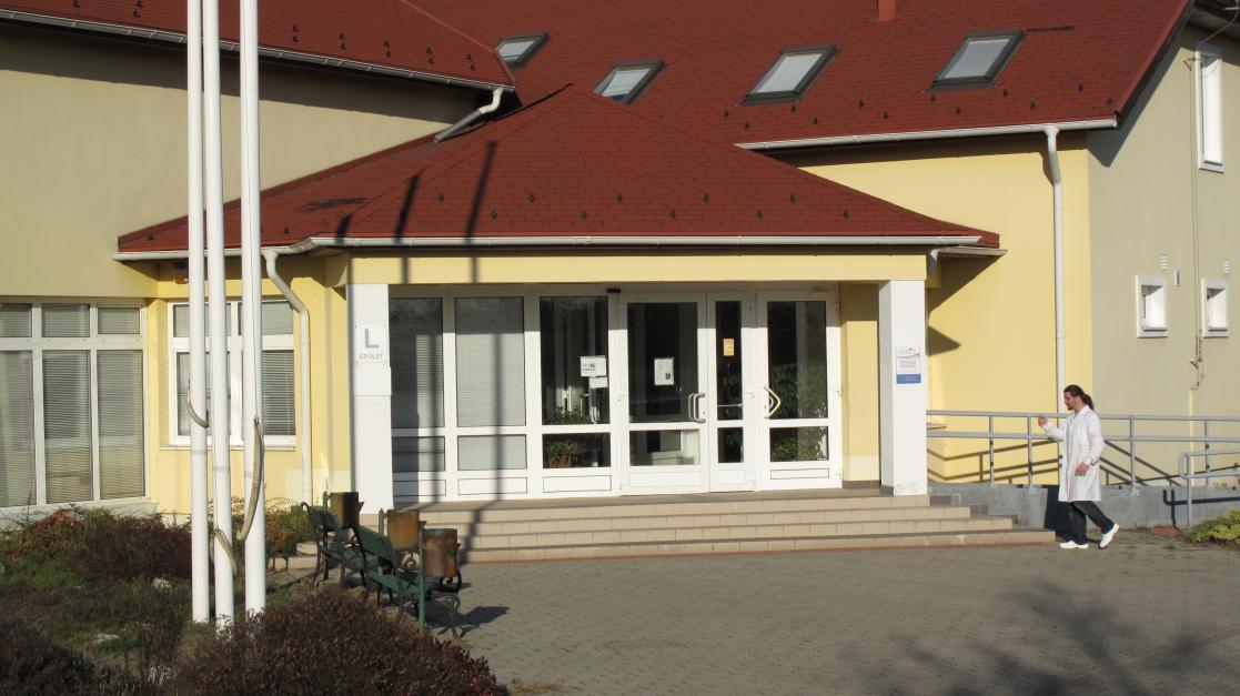 Károly Róbert Főiskolán Dr. habil.