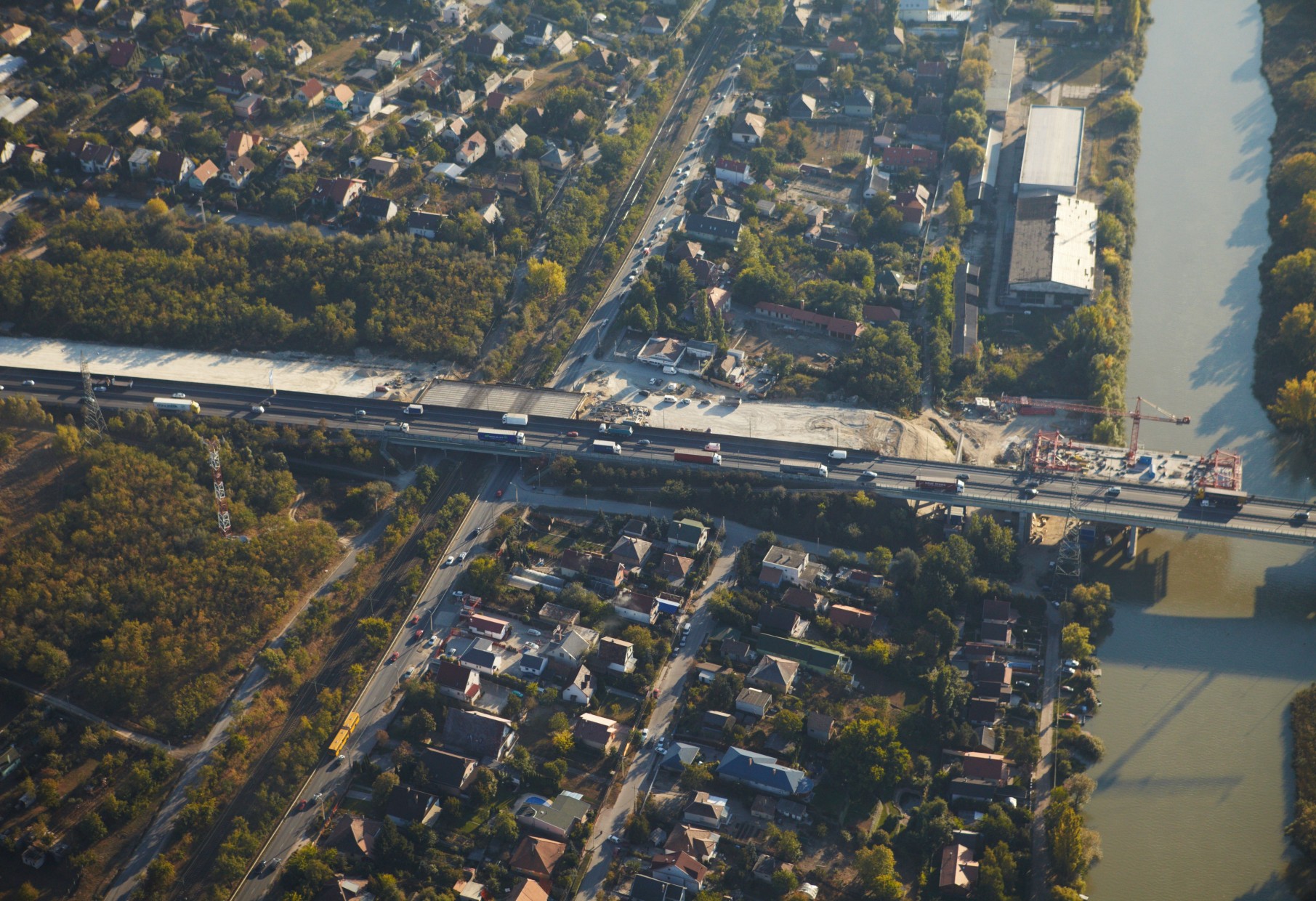 M0 Déli szektor II. ütem - BŐVÍTÉS M6 ap. 51. sz. főút közötti szakasz (12,5-23,2 km sz) új jobb pálya építés Építtető: Nemzeti Infrastruktúra Fejlesztő Zrt.
