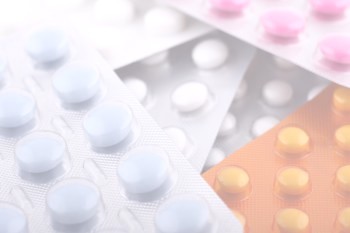 Vitamin és ásványi anyag legfelső napi biztonságos értéke UL (Tolerable Upper Intake Level) Vitamin Legfelső biztonságos szint Ásványi elem Legfelső biztonságos szint A-vitamin 3000 µg Kalcium (Ca)