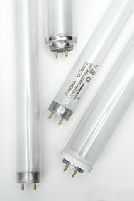 AURA Light hosszúélettartamú fényforrások KÖRNYEZETVÉDELEM TAKARÉKOSSÁG MEGBÍZHATÓSÁG 3-5x-ös élettartam egy normál fényforráshoz képest.