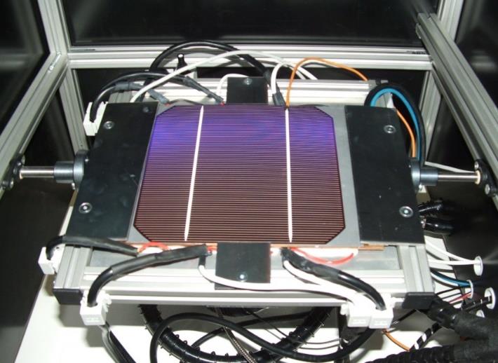 3. ábra Napelem cella és peltier elem Így a különböző szűrőanyagoknál megtermelt energiamennyiség összehasonlíthatóvá válik.