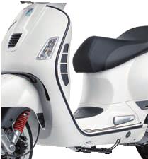 16 VESPA GTS SUPER 17 SPORT SZÉLVÉDŐ PLEXI SZÉLVÉDŐ PLEXI SPORT SZÉLVÉDŐ PLEXI 672901 (átlátszó üveg) 654451 656044 (színezett) Vastagság: 4 mm Vastagság: 4 mm Vastagság: 4 mm Magasság: 200 mm