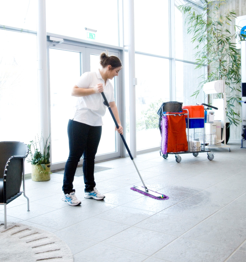 Takarítási eljárás Hogy takarítjuk a padlókat ma?