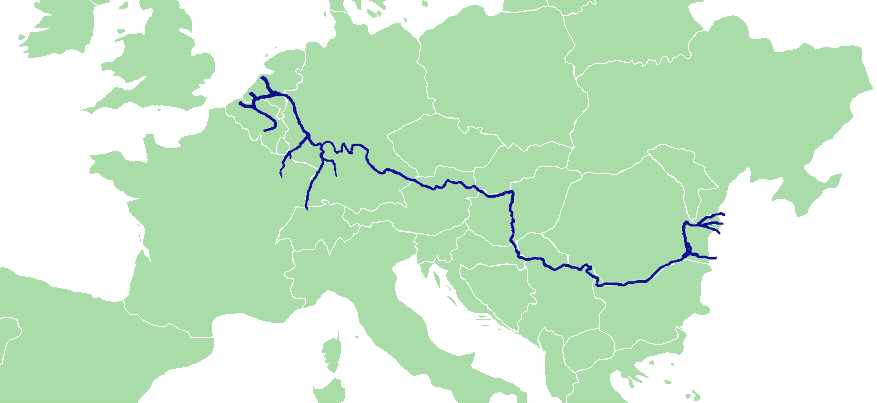 Rotterdam modern tengeri kikötő Duisburg Frankfurt Regensburg Linz Rajna Hajózható hossz: kb. 1000 km Éves konténerforgalom: kb. 2000 e TEU Krems Bécs Győr Pozsony Duna Hajózható hossz: kb.