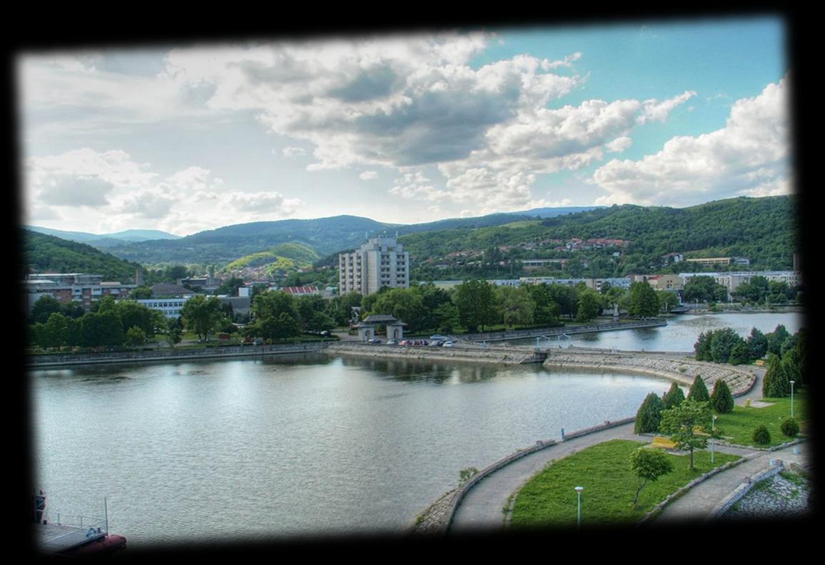 A román-jugoszláv beruházásból készült Vaskapu I vízi erőmű építésekor a város a Duna vízszintje alá került, ezért 1966 és 1974 között újjá kellett építeni.