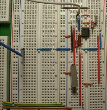 UC C R3 R2 Uki R1 VII/7.2 ábra Az astabil multivibrátor összeállítása VII/7.