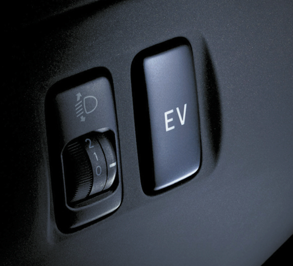 Toyota Hybrid Synergy Drive Vezérlés Villamos hajtás mód EV mód kapcsolója pillanatkapcsoló