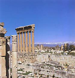 A baalbeki Nap-templom Szíriában a baalbeki