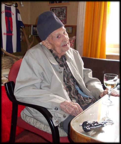 Dr. Csizmazia Darab József (1918-2013) Fajtái nagy termésbiztonságúak és fürtjeik magas élvezeti értékűek.