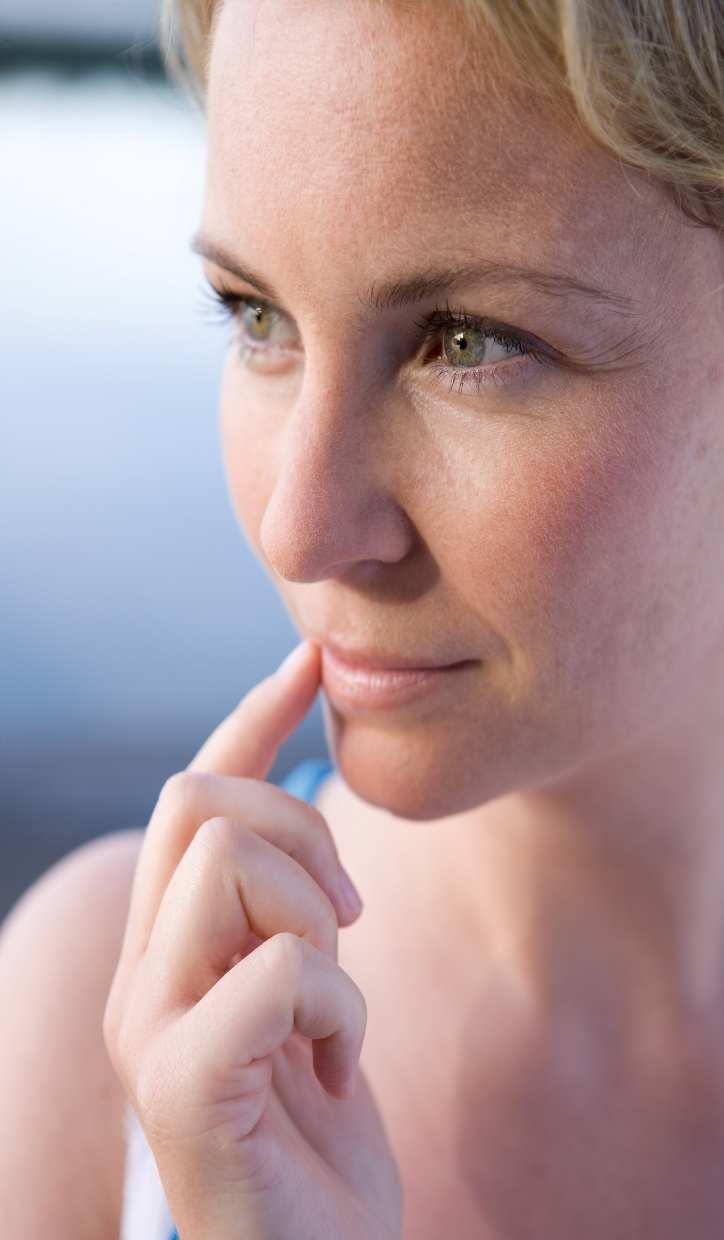 Dr. Hauschka Jeges kristályvirág krém 50ml A nagyon száraz bır speciális ápolására kifejlesztve Sokak számára ismerısek azok a gyötrı állapotok, amikor a bır nagyon szárazzá válik és viszket is,
