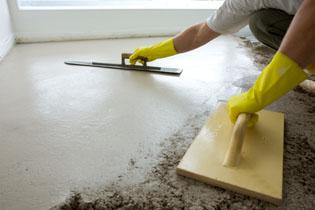 Hosszú idejű száradási zsugorodás ( drying shrinkage ) A földnedves cementesztrich, a transzportbetonoknál kisebb mértékben, de zsugorodásra szintén hajlamos.