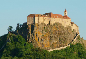 Egynapos kirándulásaink idegenvezetővel REISEN Salzburg és ízelítő a Salzkammerguti tóvidékből április 16., július 2., szeptember 3., október 29. 12.500 Ft/fő Felszállás: Sopron (05.