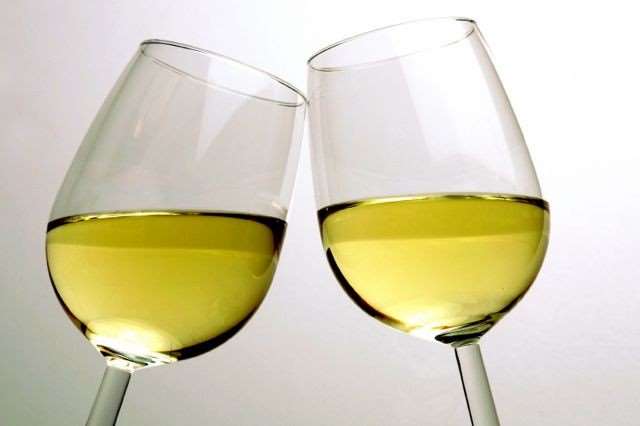 A borok sajátosságai Alacsony sav- és alkoholtartalom Könnyedség, lágyság Alacsony ásványi anyag tartalom Fehér- és rozé bor: intenzív illatú, zamatos
