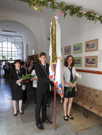 Szívünk lelkünk A székesfehérvári Református Általános Iskola kiadványa X. évfolyam Gyermekeknek és Szülőknek 2015. június információk Nyári adminisztrációs ügyelet: 2015. július 16 30.