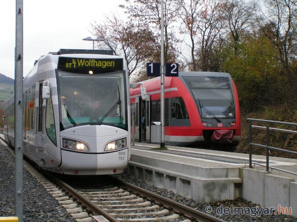 Az előadás tartalma A tramtrain célja Vizsgált változatok A vizsgálat eredménye (forgalmi, műszaki, gazdasági) A tervezett szolgáltatás és a vasútvonal