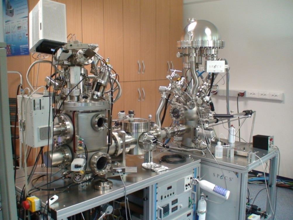 Anyagtudományi laboratórium SNMS/SIMS-XPS-LEIS berendezése A laboratórium kutatási területe: Felületfizika és vékonyréteg-fizika (nanométer vastagságú filmszerkezetek előállítása és tanulmányozása)