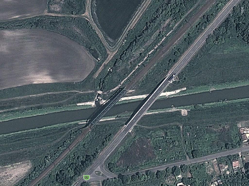 Simontornyai Sió-híd (2000) Támaszköz: Szerkezeti magasság: Tömeg: