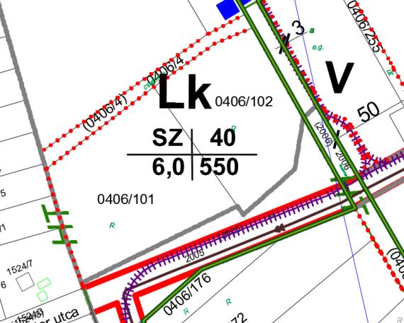 A csatlakozó kertvárosias lakóövezetre, a környező természetvédelmi és beépítésre nem szánt különleges területeket figyelembe véve szabadon álló beépítési mód javasolt, maximum 40% beépíthetőséggel,