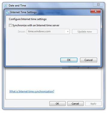 Vegyük ki a kiválasztás jelzőt az Automatically synchronize with an Internet time server kockából.