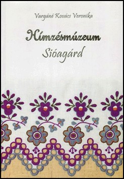 2 VII. ÉVFOLYAM 11. SZÁM Márton nap Az ünnepi műsor első fellépői az általános iskolában már korábban lezajlott német szavalóverseny díjazottjai voltak.