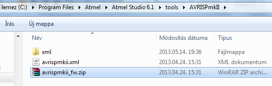 Na, ez konkrétan úgy hiányzott, mint hátunkra a púp. Frissíteni ugyanis innen nem tudunk. Ez az eredeti Atmel programozónak szól, ami teljesen más processzort használ.