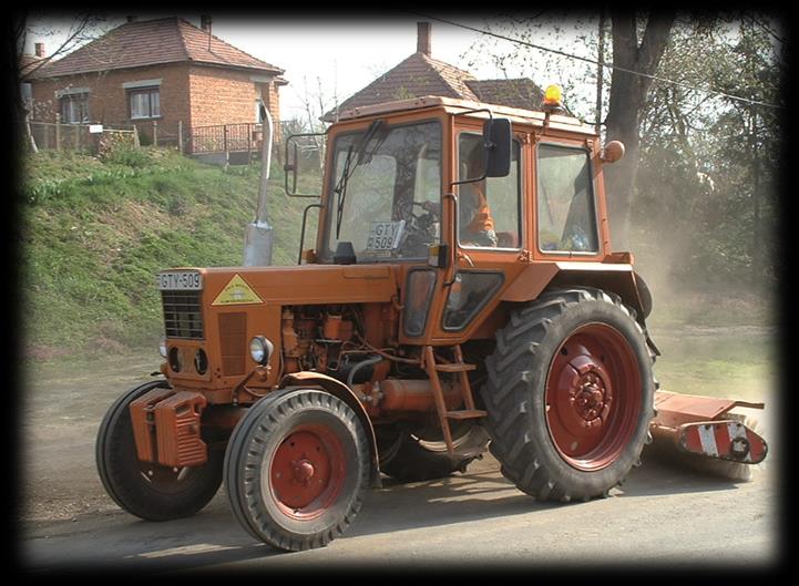 Fendt eszközhordozó traktor: Beszerzett eszközök Traktor eszközhordozó, adapterek 24 db John Deere
