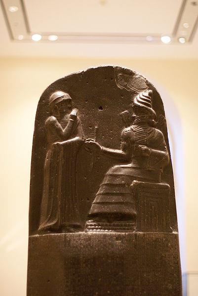 A minőség története Hammurabi babiloni király az időszámításunk előtti 17. században törvényeket alkotott, amelyek ékírásos formában fennmaradtak.