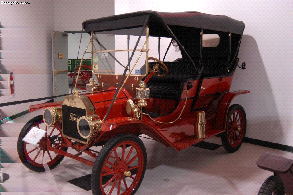Ford K modell 1908 októberében mutatták be a T-Ford kocsit a