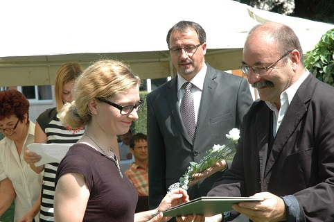 Békés Megyei Népművészeti Egyesület A Nemzeti Művelődési Intézet 2014-ben Kapunyitogató programot valósít meg, melyben egyesületünk is közreműködik. A Békés Megye Népművészetéért Alapítvány TÁMOP 3.2.13-12/1-2013-0047-es azonosítószámú Népzenétől a kortárs zenéig című projekt.