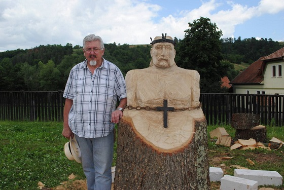 Heves Megyei Népművészeti Egyeslet Dózsa György szobra Dálnokon... Nemzetközi alkotó tábor Homonnán.