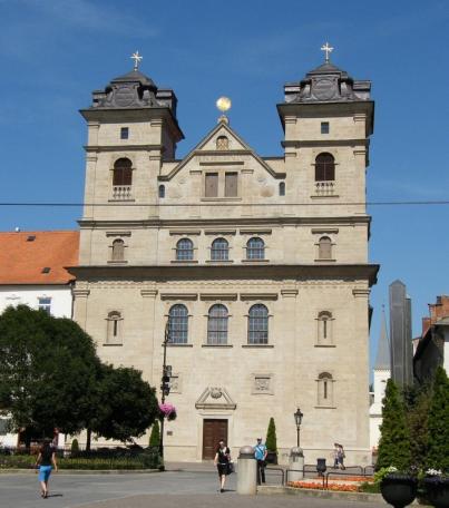 lett eltemetve. 1691-ben Juliannát nőül vette Aspremont Ferdinánd gróf, és 7 gyermekük született. (Zoványi, 1977; Köpeczi és Várkonyi, 2004) 2.