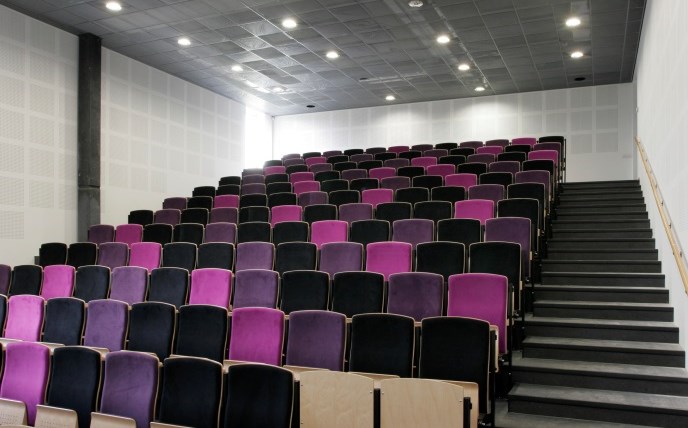 Tanulmányok, Projekt Ez az EPS program azért jó, mert nem csak külföldi tanulmányokat folytathat az ember, de egy projektben is részt vehet egy külföldi cégnél, amit utána be is tud írni az