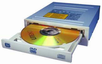 Optikai adattárolás DVD 4,7 GB (1 réteg, 1 oldal) Szintén 12/8